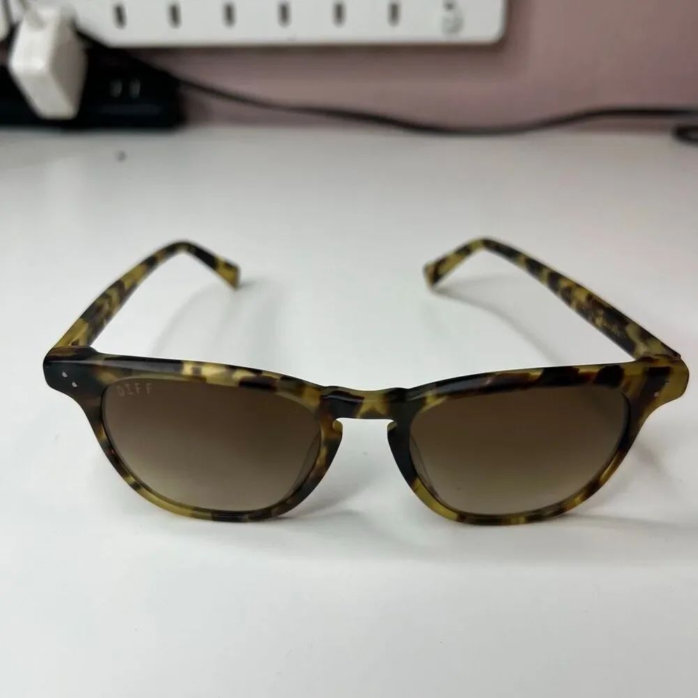 DIFF Eyewear Rome sunglasses in a crystal tortoise brown frame with gradient bro